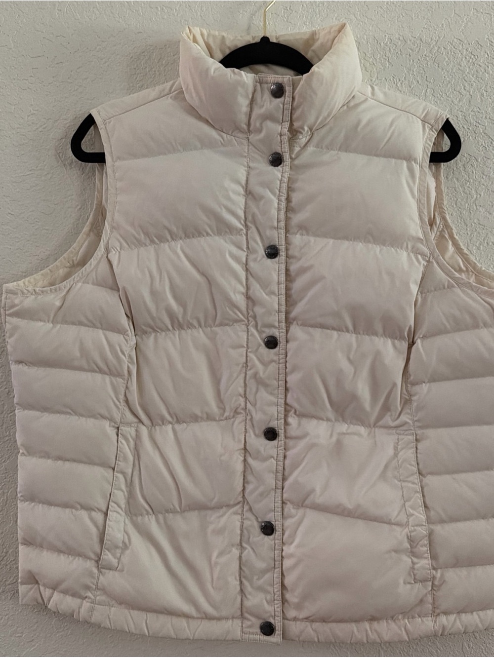 Lands' End Women's Quilted Down Vest Large Ivory Snap Close Two Side Pockets